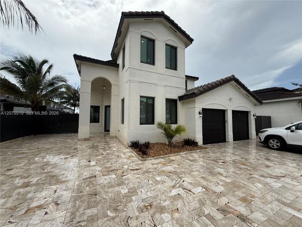 18355 NW 89th Ave , Hialeah, FL 33018