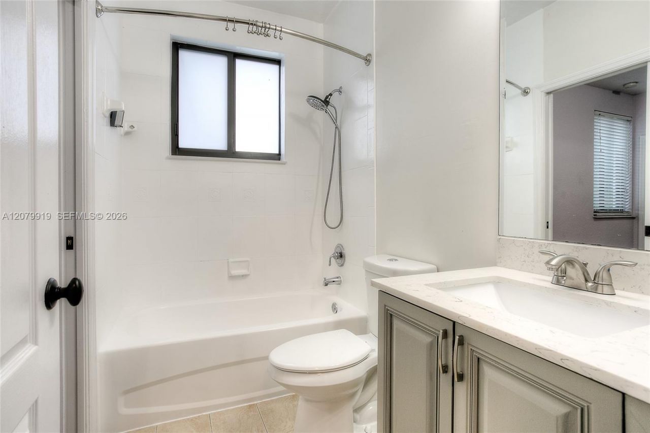 18355 NW 89th Ave , Hialeah, FL 33018 Photo