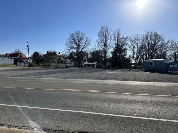 325 W College St , Pulaski, TN 38478