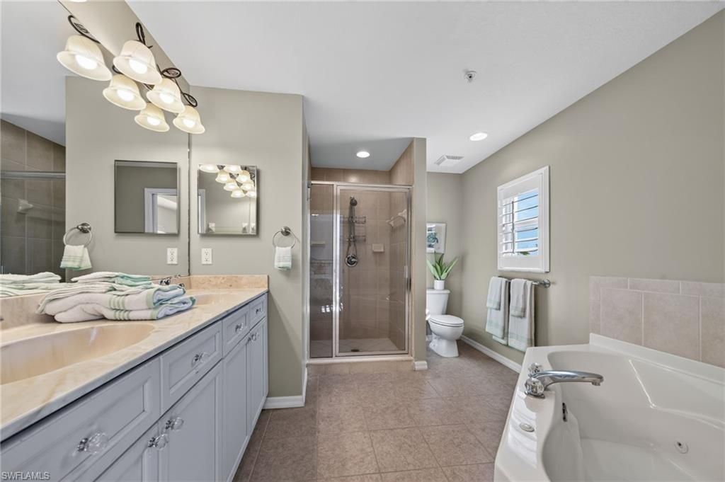 10041 Lake Cove Dr, Unit 202, Fort Myers, FL 33908 Photo