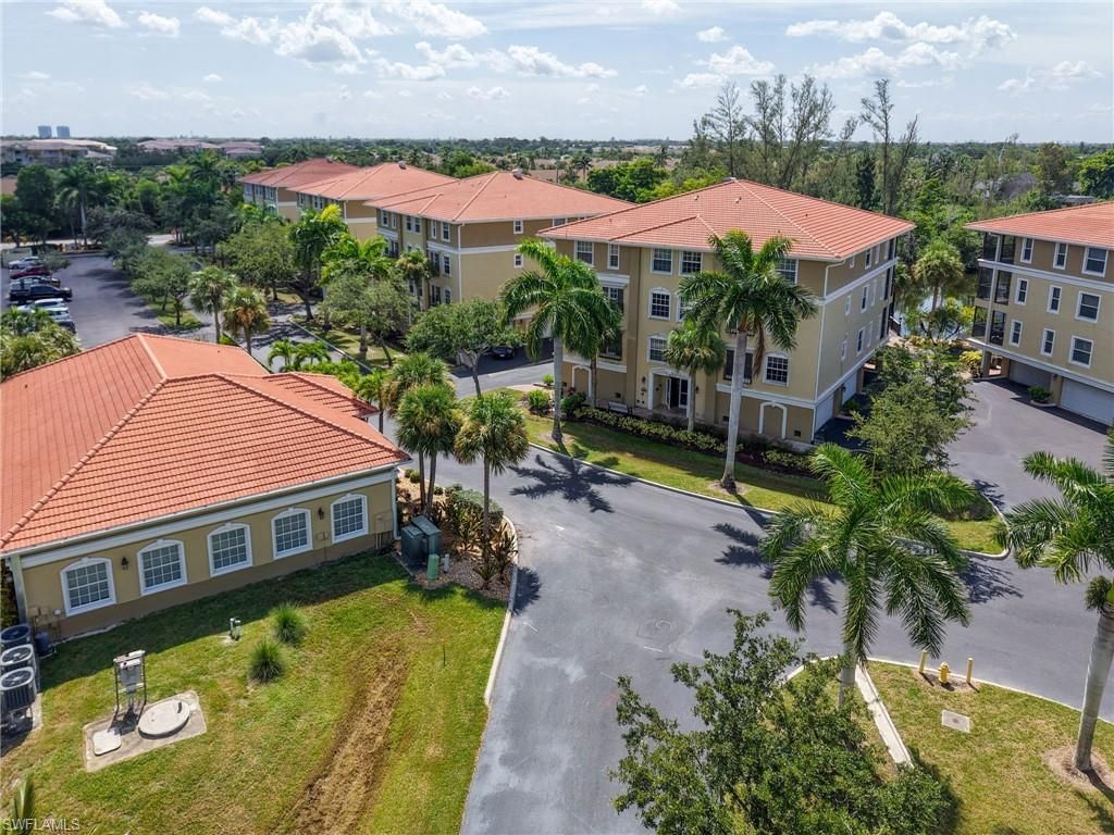 10041 Lake Cove Dr, Unit 202, Fort Myers, FL 33908 Photo