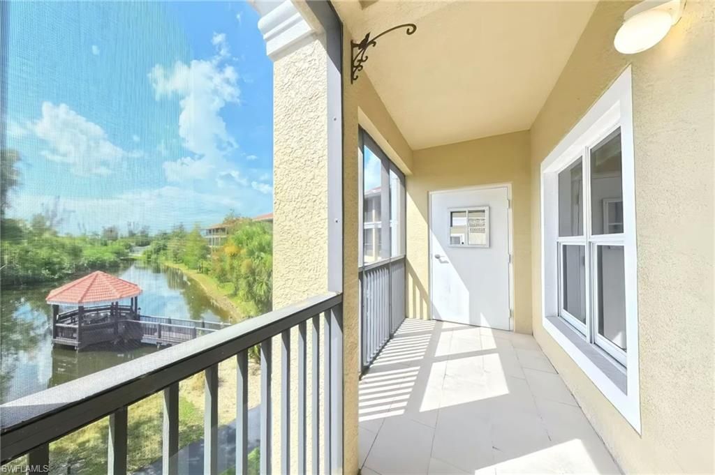 10041 Lake Cove Dr, Unit 202, Fort Myers, FL 33908 Photo