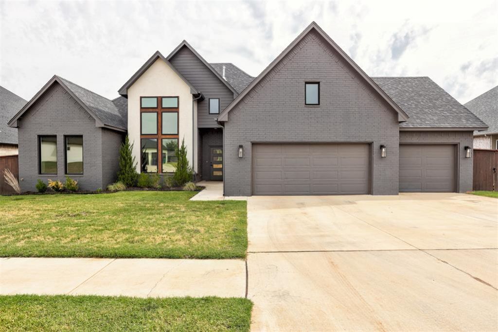 10612 Blue Creek Drive, Yukon, OK 73099 Main Photo