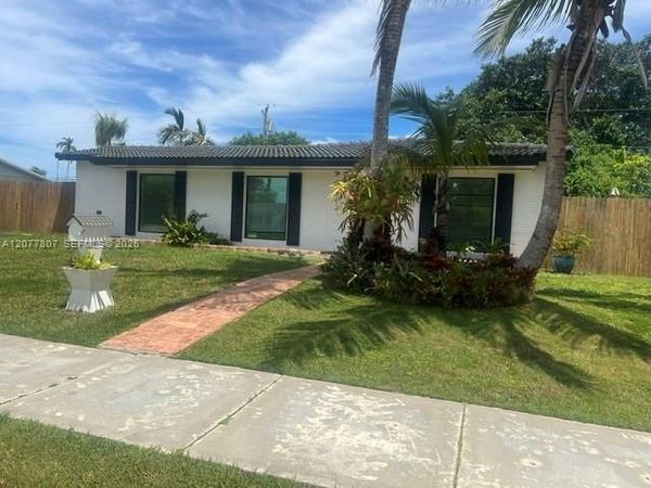 15821 SW 102nd Ct , Miami, FL 33157