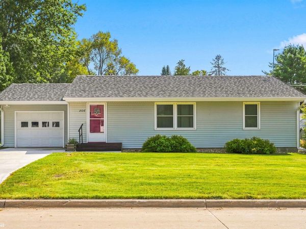 806 E Washington Street, Montezuma, IA 50171