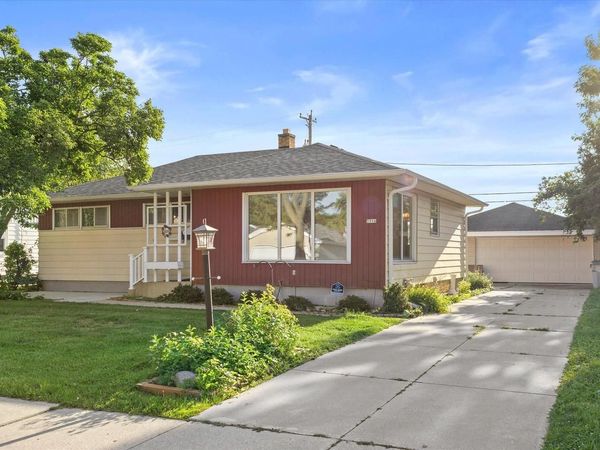 5516 N 103rd STREET, Milwaukee, WI 53225