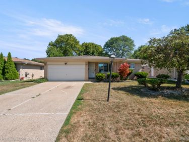 3053 Belcher Drive, Sterling Heights, Mi 48310