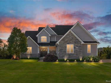 305 Baintree Boulevard, Brighton Township, Mi 48114