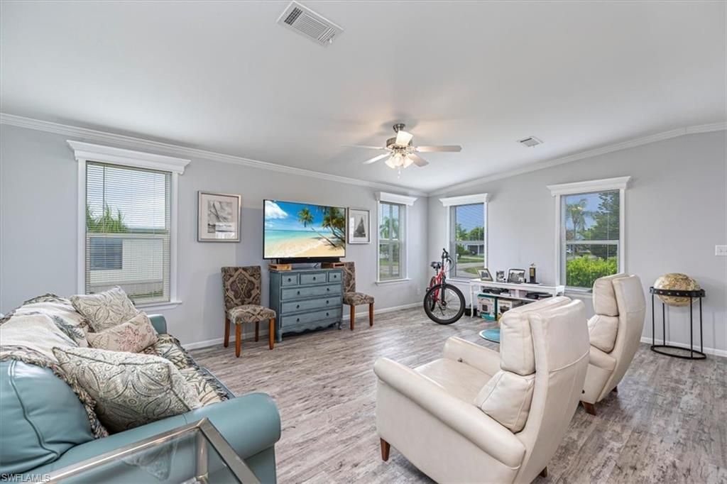 585 Cape Florida Ln, Naples, FL 34104 Photo