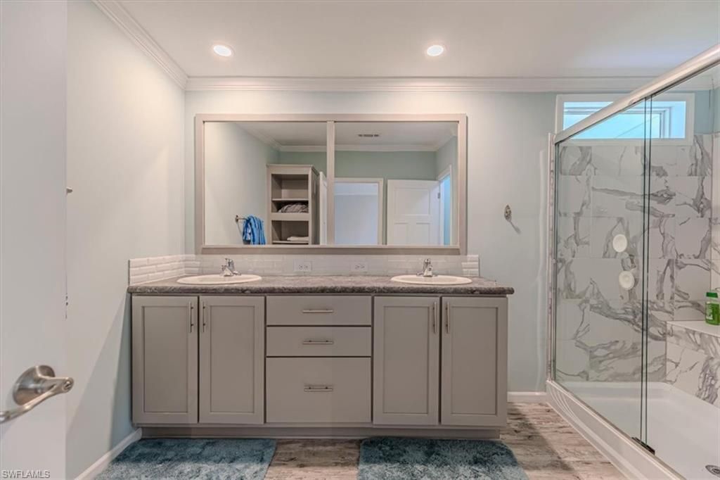 585 Cape Florida Ln, Naples, FL 34104 Photo