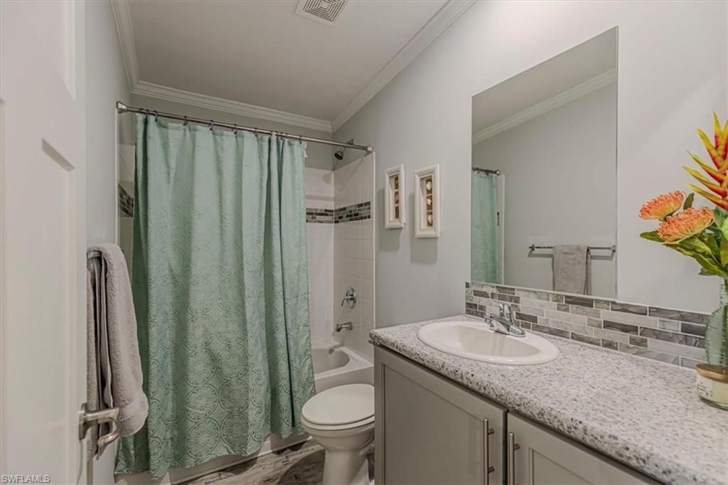 585 Cape Florida Ln, Naples, FL 34104 Photo