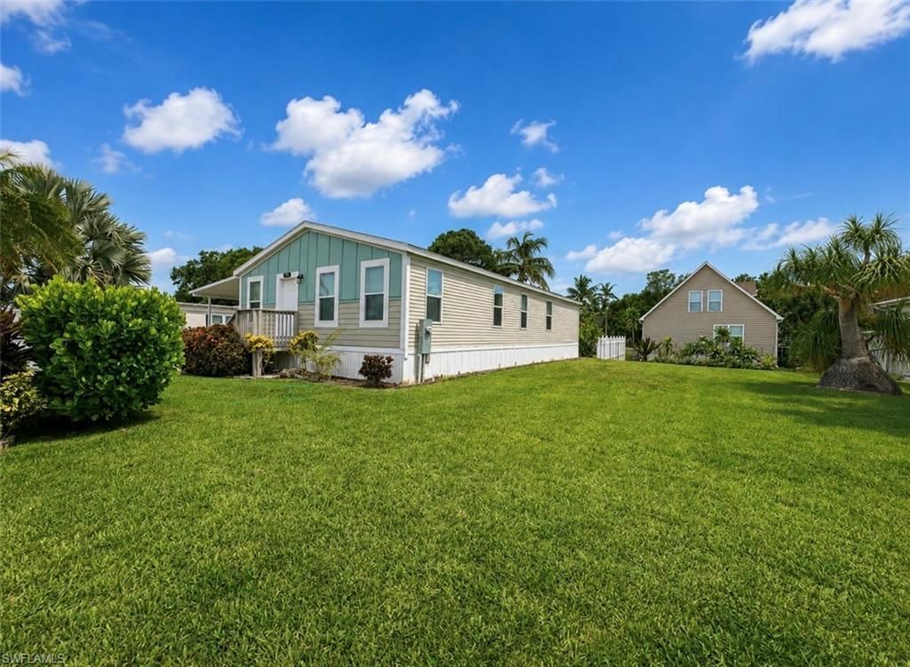 585 Cape Florida Ln, Naples, FL 34104 Photo
