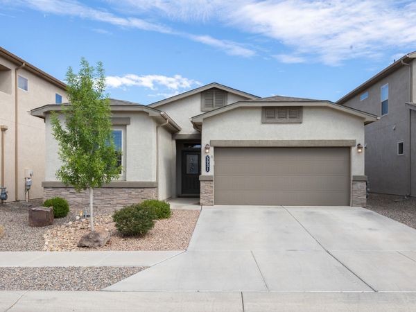 5931 Ermemin Avenue NW, Albuquerque, NM 87114