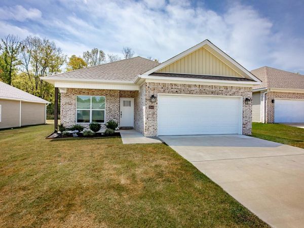 3543 Village Walk Drive , Bryant, AR 72022