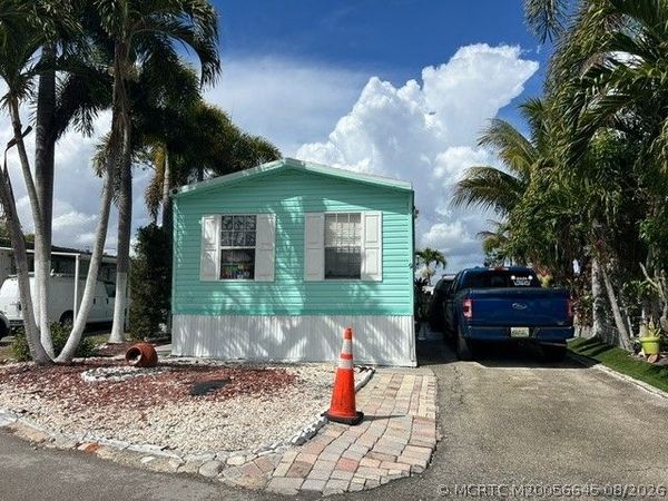 9 N Eric Circle, Greenacres, FL 33463