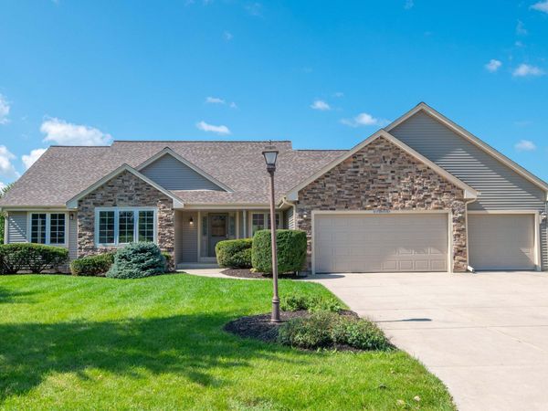 W173N10167 Woodbridge Ln, Germantown, WI 53022