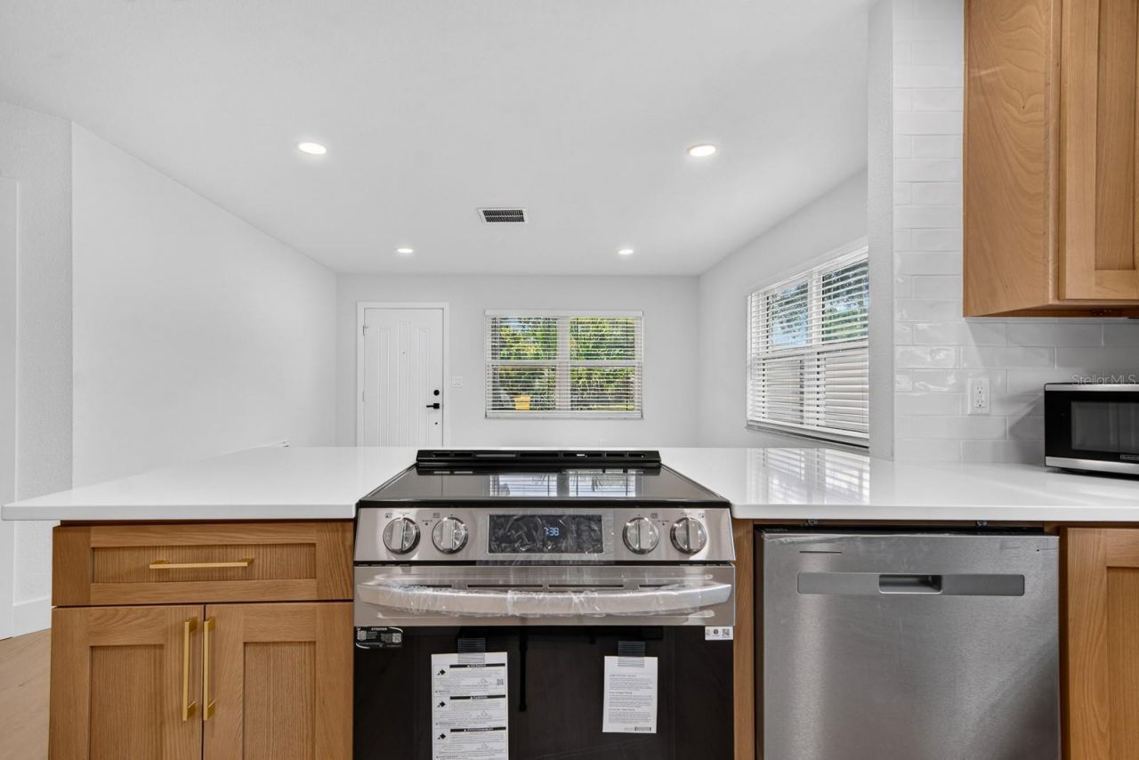 7037 69th Street N, Pinellas Park, FL 33781 Photo