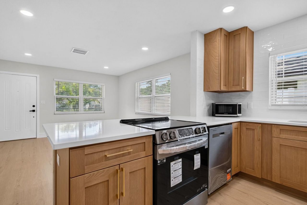 7037 69th Street N, Pinellas Park, FL 33781 Photo