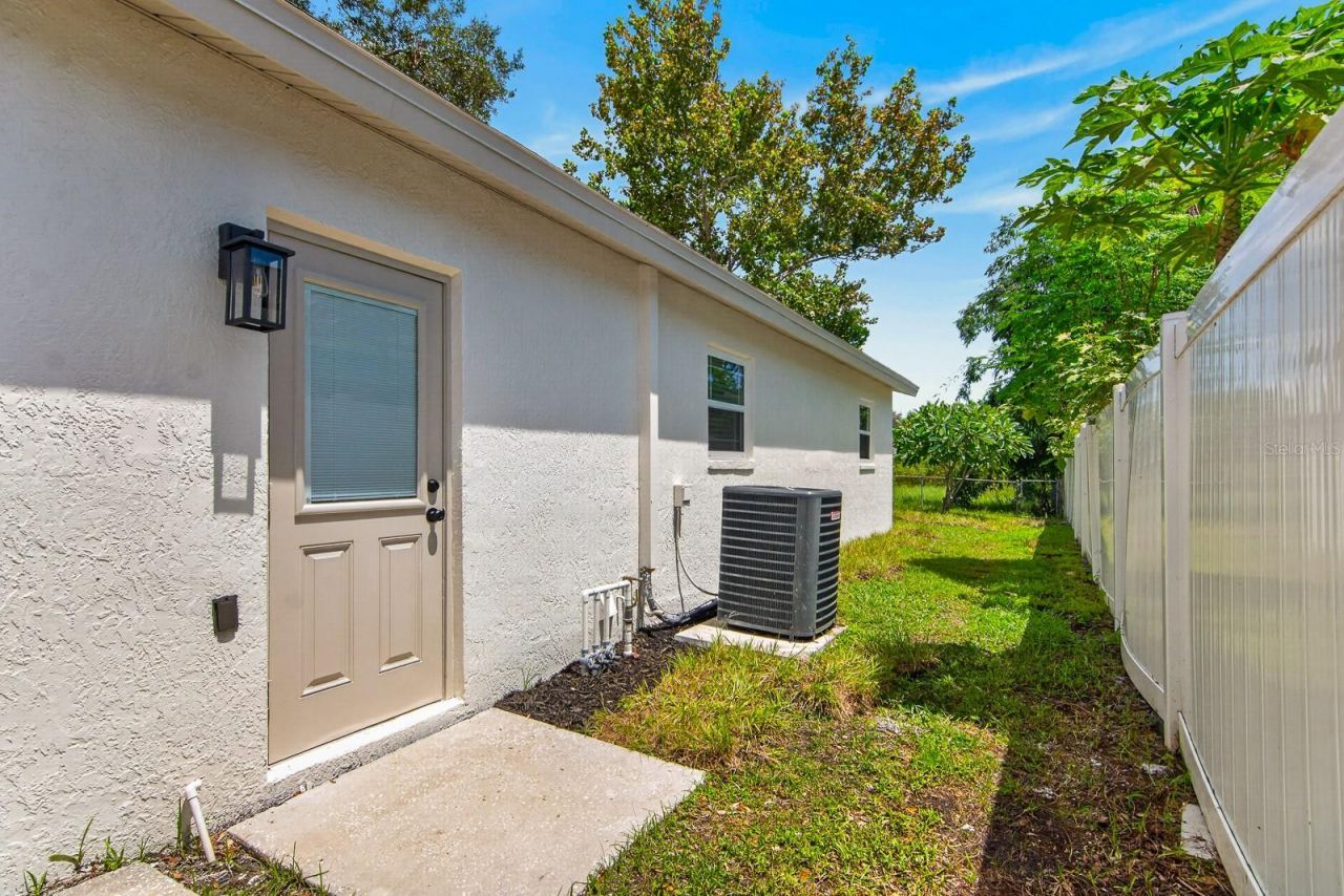 7037 69th Street N, Pinellas Park, FL 33781 Photo