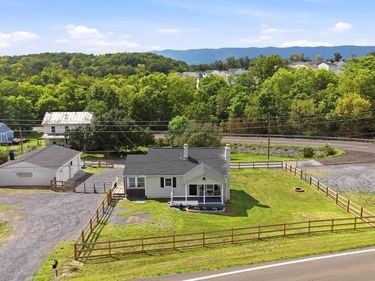 1131 JOHN MARSHALL HIGHWAY , STRASBURG, VA 22657