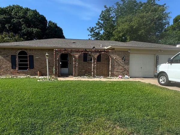 606 Pepperidge Court, Arlington, TX 76014