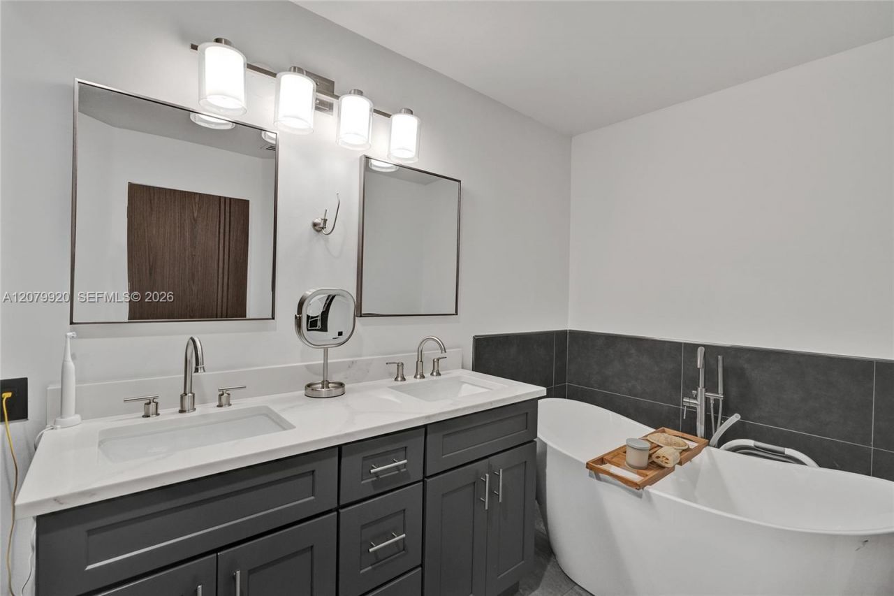 191 Alhambra Way, Weston, FL 33326 Photo