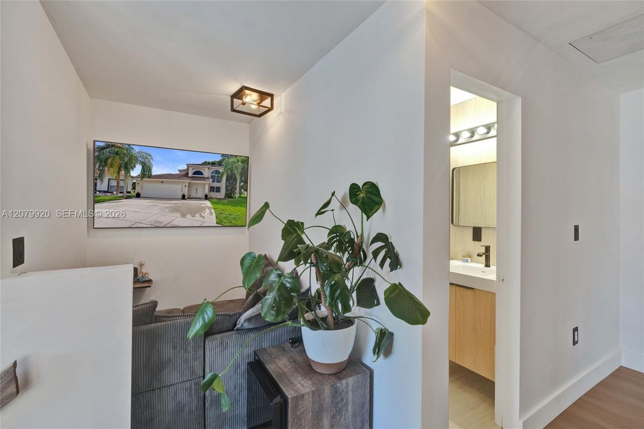 191 Alhambra Way, Weston, FL 33326 Photo