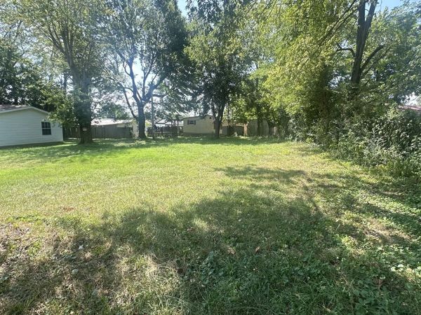 412 W McGlothlin St , Portland, TN 37148