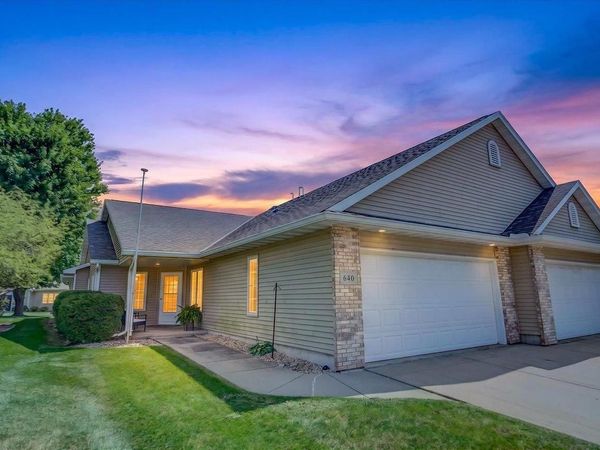 640 Springbrook Circle, Deforest, WI 53532