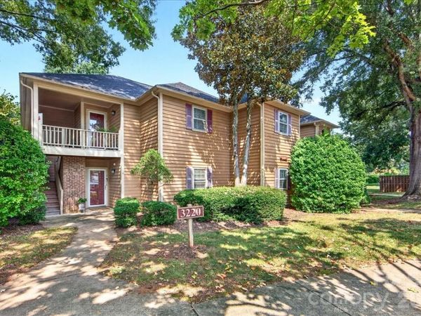 3220 Selwyn Farms Lane , Unit 5, Charlotte, NC 28209