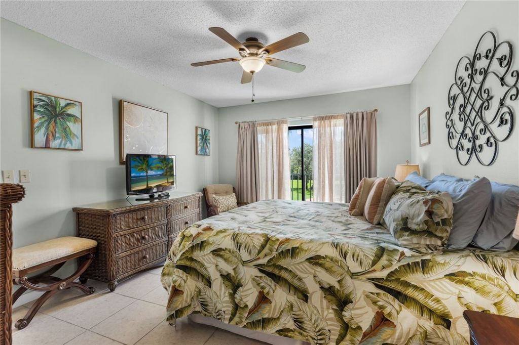 3209 S Lakeview Circle, Unit 8202, Hutchinson Island, FL 34949 Photo