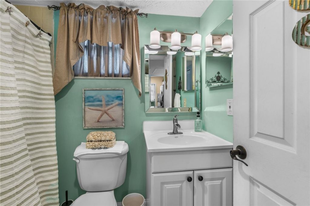 3209 S Lakeview Circle, Unit 8202, Hutchinson Island, FL 34949 Photo