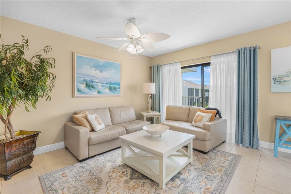 3209 S Lakeview Circle, Unit 8202, Hutchinson Island, FL 34949 Photo