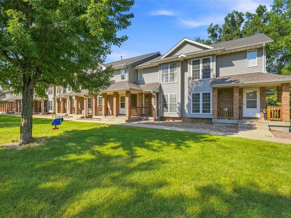 702 West Side Drive , Iowa City, IA 52246