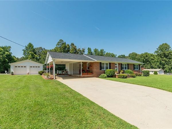 420 Sawyersville Road , Asheboro, NC 27205