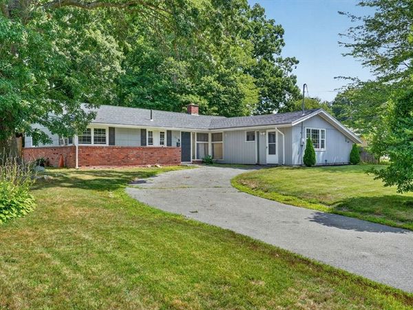 223 Elsie Rd, Brockton, MA 02302