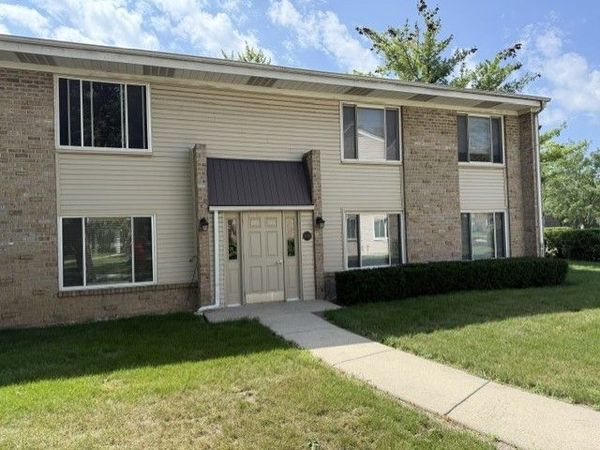 1755 Robin Lane , Unit C, Hoffman Estates, IL 60194