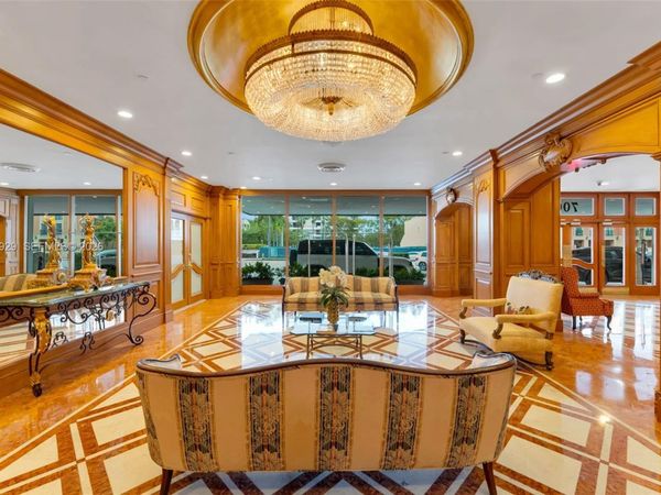700 Biltmore Way , Unit 304, Coral Gables, FL 33134