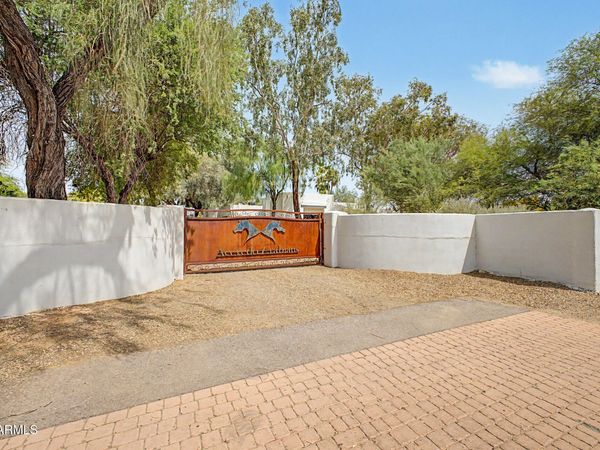 9420 E CACTUS Road, Scottsdale, AZ 85260