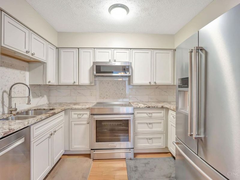 5250 Muhlhauser Road, West Chester, OH 45011 Photo 2