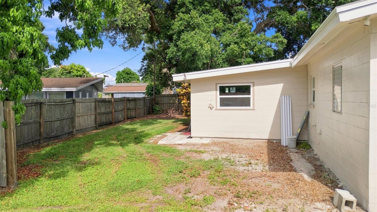1906 15th Avenue Drive W, Bradenton, FL 34205 Photo
