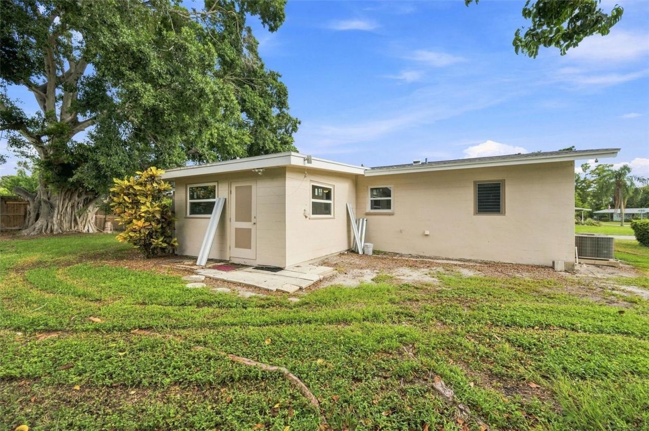 1906 15th Avenue Drive W, Bradenton, FL 34205 Photo