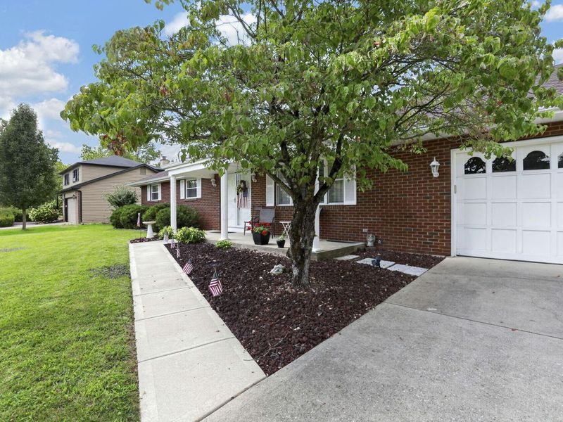 6129 Hickory Lawn Court, Grove City, OH 43123 Photo 4