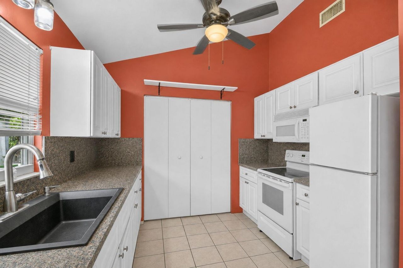 207/227 Ethelyn Drive, West Palm Beach, FL 33415 Photo