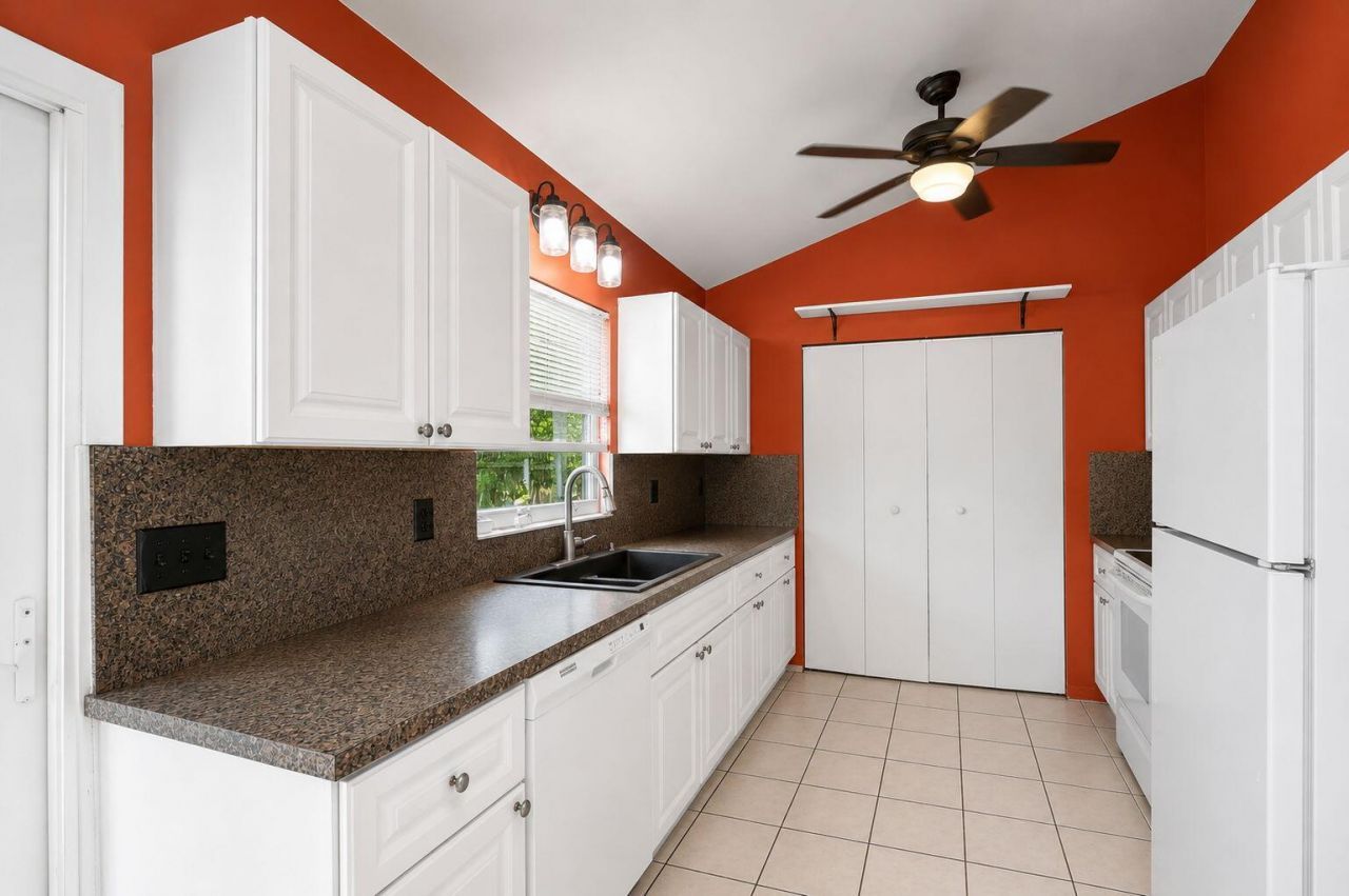 207/227 Ethelyn Drive, West Palm Beach, FL 33415 Photo