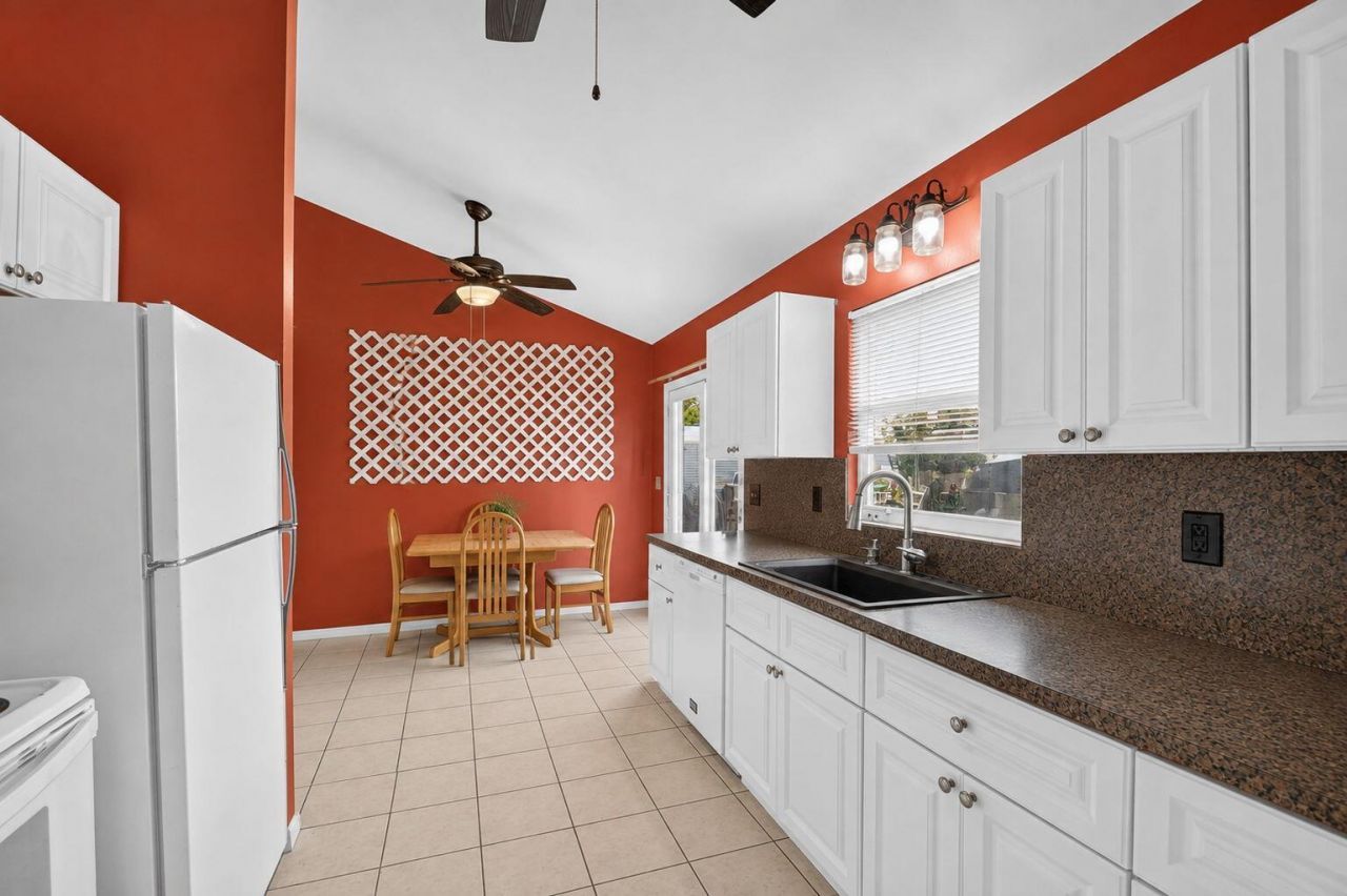 207/227 Ethelyn Drive, West Palm Beach, FL 33415 Photo