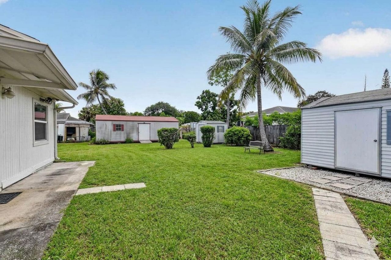 207/227 Ethelyn Drive, West Palm Beach, FL 33415 Photo