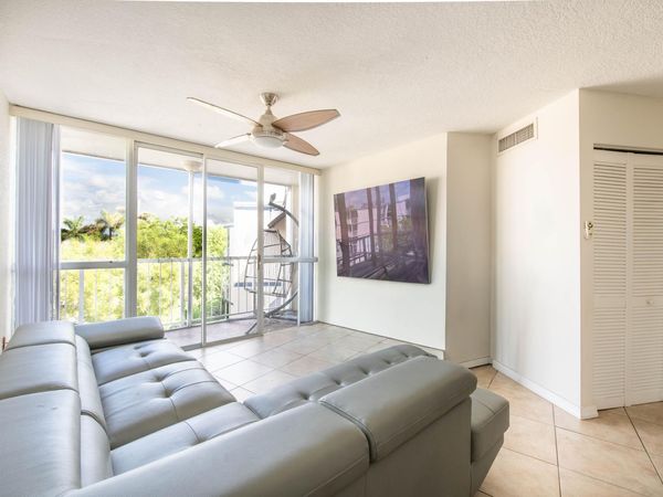 6995 NW 186th Street, Unit E508, Hialeah, FL 33015
