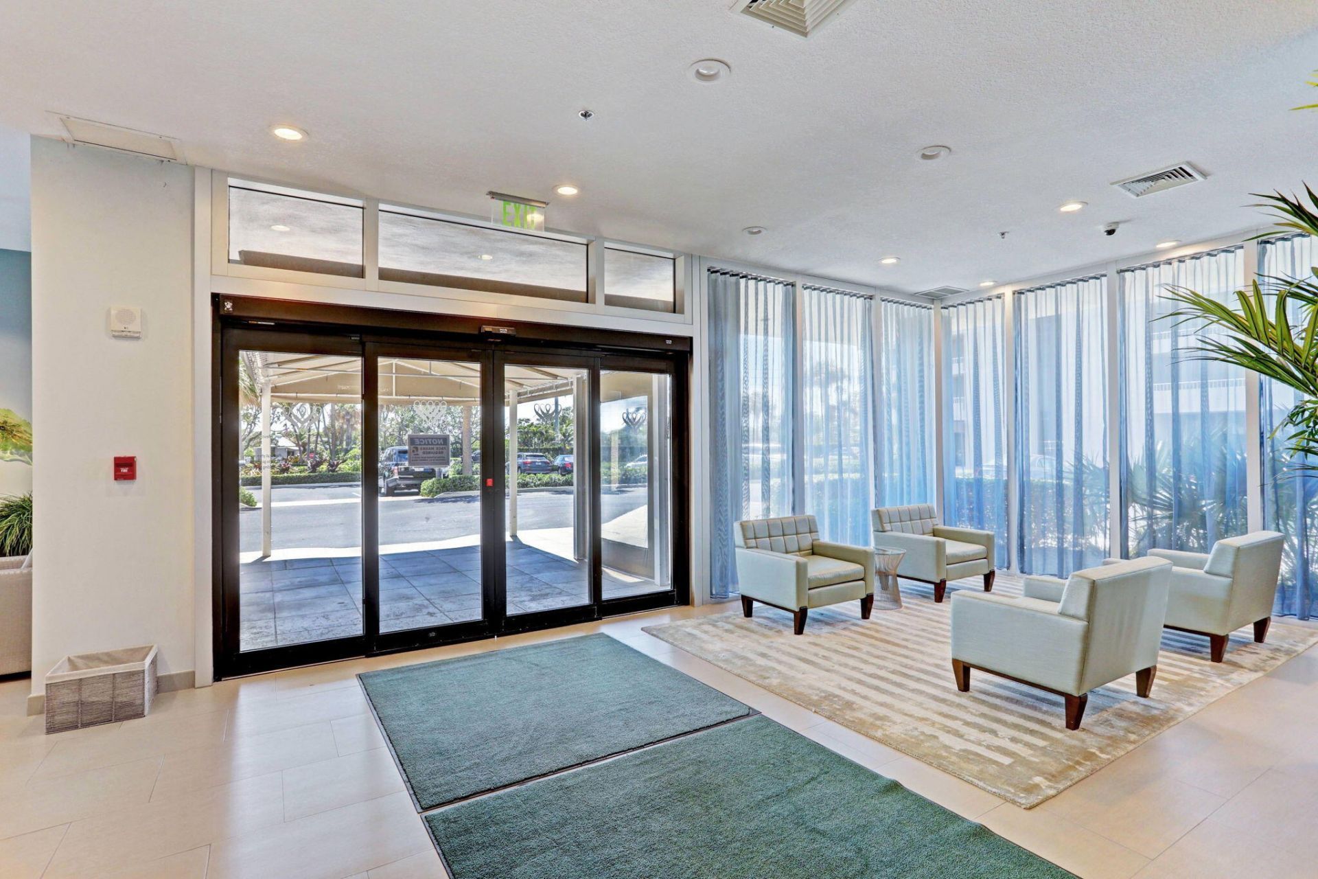 5540 N Ocean Drive, Unit 14A, Singer Island, FL 33404 Photo
