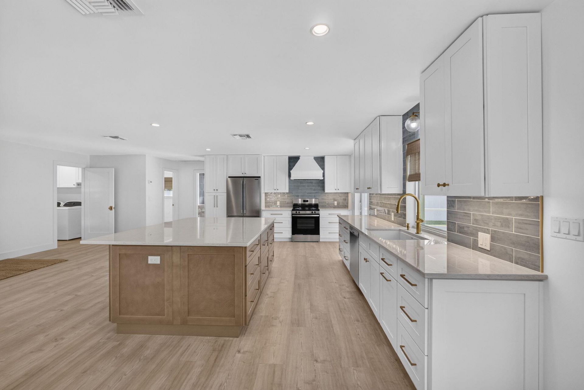 8816 SE Alabama Place, Hobe Sound, FL 33455 Photo